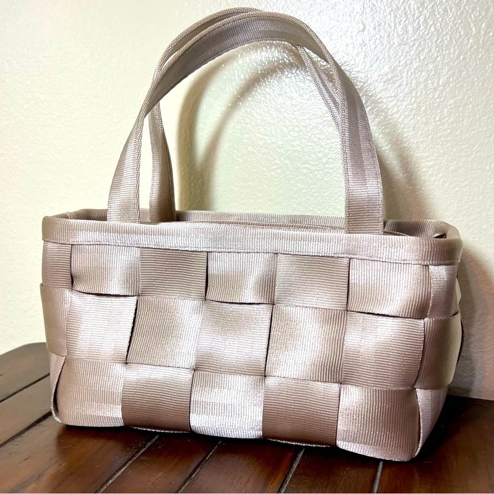 Harvey seatbelt bag purse